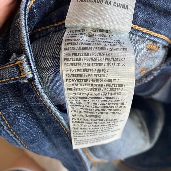 Women's Abercrombie & Fitch Dark Washed Denim Jeans - Picture 6 of 6